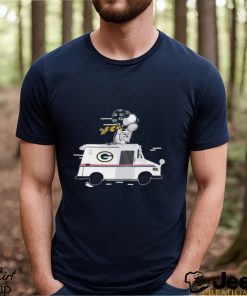 Snoopy Green Bay Packers on a dark desert highway trophy in my arm shirt