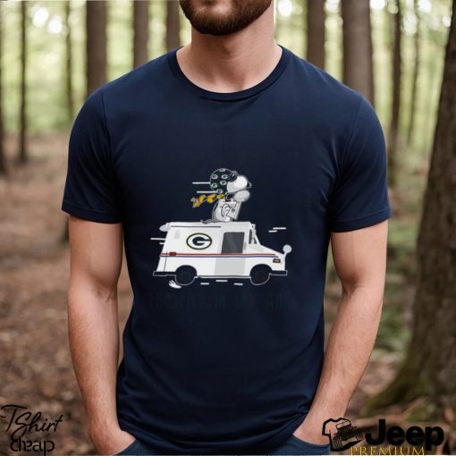 Snoopy Green Bay Packers on a dark desert highway trophy in my arm shirt