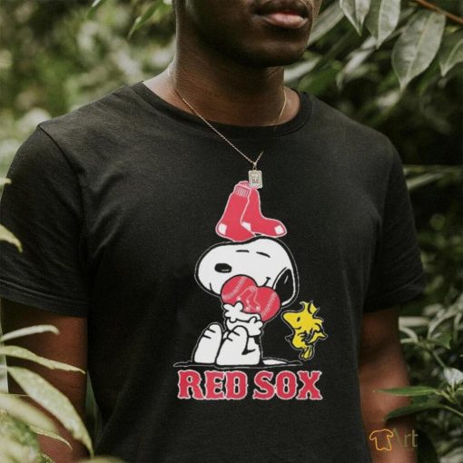 Snoopy Hug Heart Boston Red Sox Baseball shirt