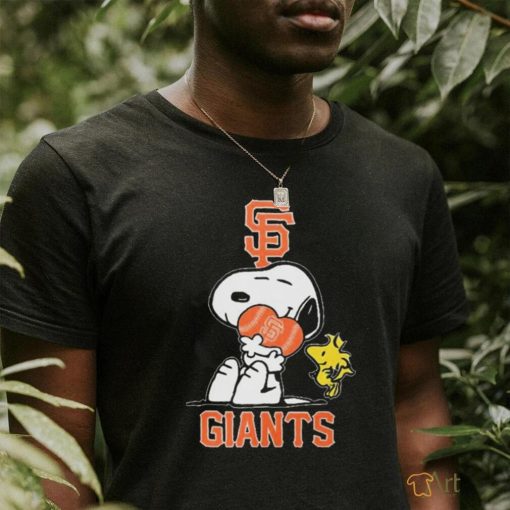 Snoopy Hug Heart San Francisco Giants Baseball shirt