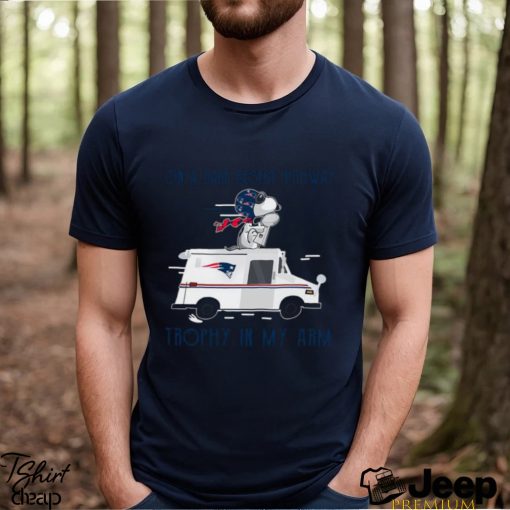Snoopy New England Patriots on a dark desert highway trophy in my arm shirt