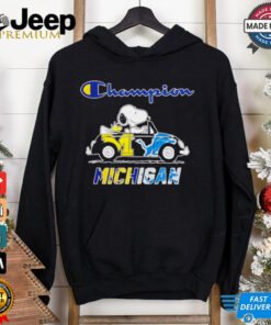 Snoopy drive Michigan Wolverines and Detroit Lions Champion shirt