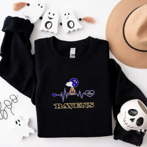 Snoopy walking on heartbeat Baltimore Ravens football shirt
