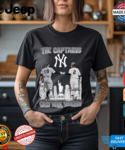 The Captains New York Yankees Aaron James Judge And Derek Jeter Signatures Skyline 2024 T shirt