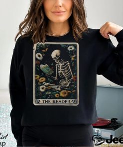 The Reader Skeleton Book Lover Tarot Card Reading Readers Men's T shirt