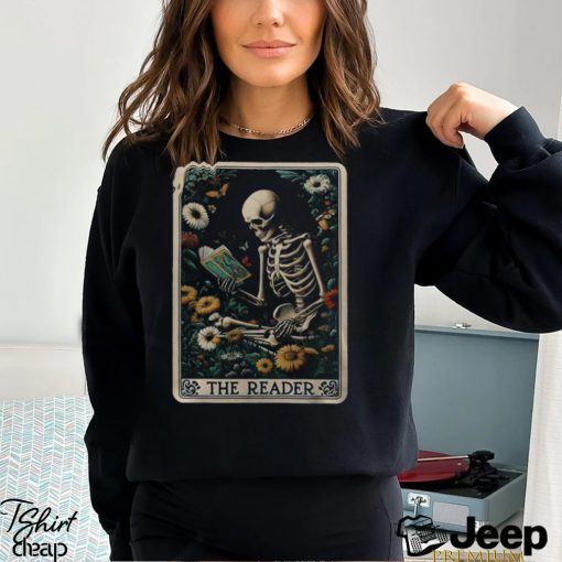 The Reader Skeleton Book Lover Tarot Card Reading Readers Men’s T shirt