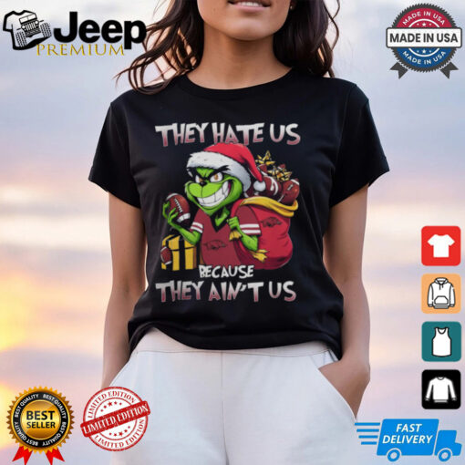 They Hate Us Because They Ain’t Us Grinch X Arkansas Razorbacks Christmas 2024 Shirt