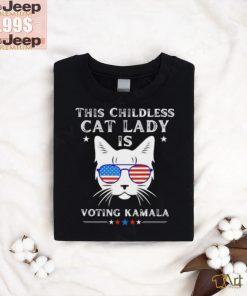 This Childless cat lady is Voting Kamala Harris 2024 cat wear sunglasses shirt