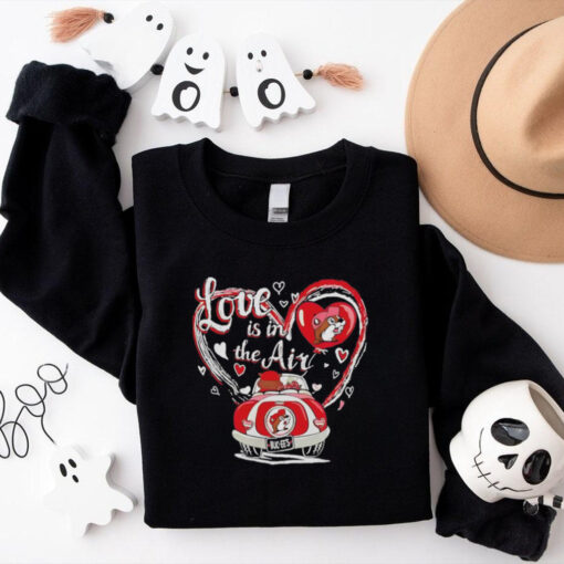 Buc ee’s Valentine’s 2025 love is in the air shirt
