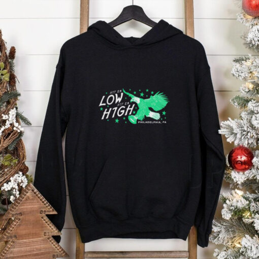 Official Hit ‘Em Low Hit ‘Em High Philadelphia Eagles vs Washington Commanders NFL Philadelphia PA t shirt