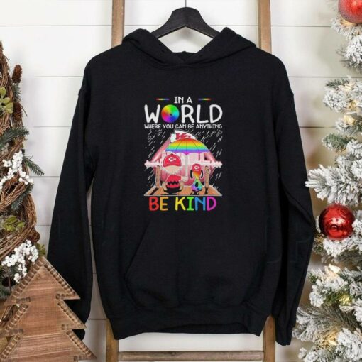 Original Snoopy And Charlie Brown X Kansas City Chiefs In A World Where You Can Be Anything Be Kind Shirt