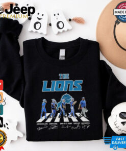 The Detroit Lions Team Campbell Goff Gibb St. Brown Signatures Shirt – Official Detroit Lions Fan Gear, Signature Series Apparel, Team Roster Shirt featuring Campbell, Goff, Gibb, and St. Brown