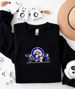 The Peanuts walking Winnipeg Jets shirt